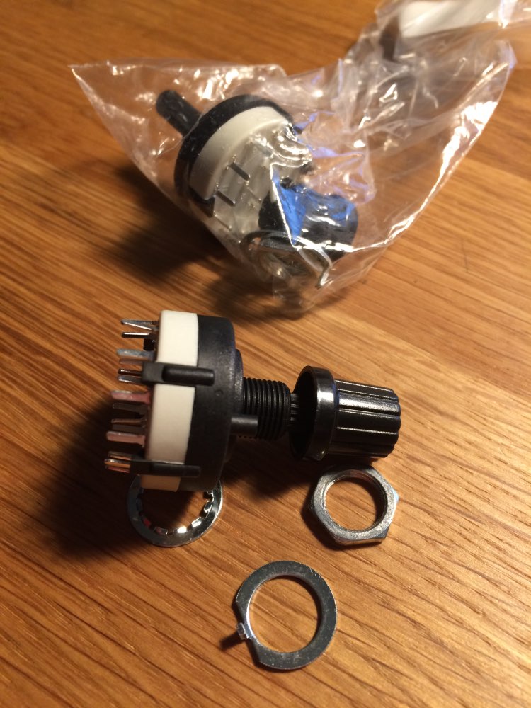 4P3T Single Deck Rotary Switch Band Selector 4 Pole 3 Position with Knob Black