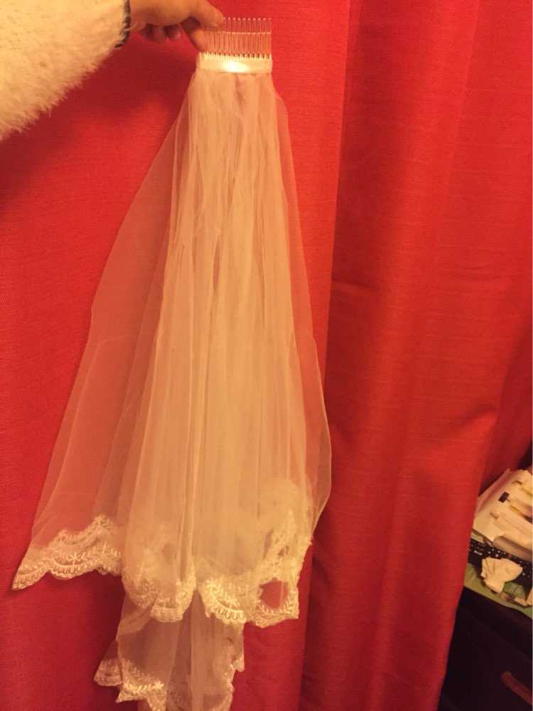Kyunovia 2 Tier Bridal Veil Beautiful Ivory Cathedral Short Wedding Veils Lace Edge With Comb Bride Veils A00187