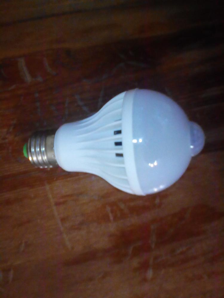 YNL LED PIR Motion Sensor Lamp E27 220v Led Bulb 3w 5w 7w 9w 12w White Auto Smart PIR Infrared Body Sound + Motion Sensor Light 