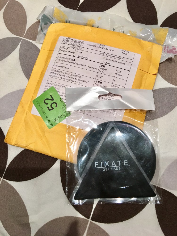 Magical Super Powerful Fixate Gel Pad Strong Stick Glue Anywhere Wall Sticker 2 Pieces Fashion Brand Convenient Gel Pad Portable