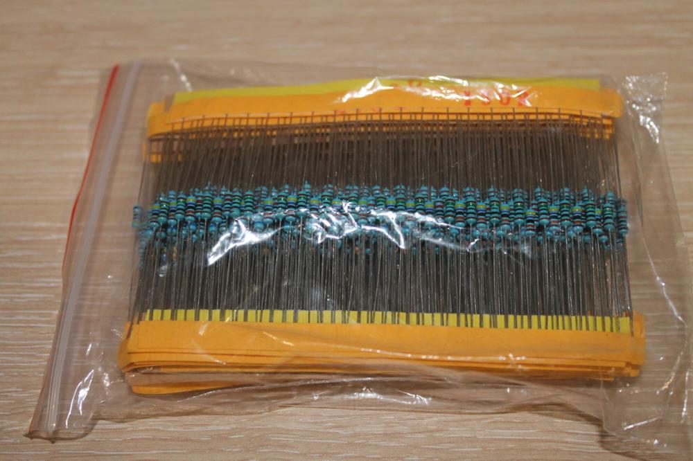 600 Pcs = 30 values * 20pcs Each Value Metal Film Resistor pack 1/4W 1% resistor assorted Kit Set   (14-21)
