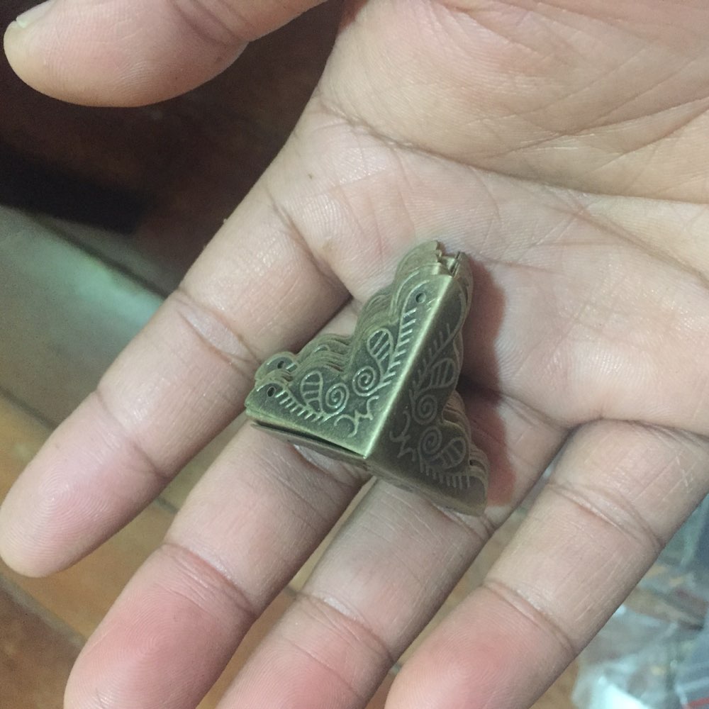 MTGATHER 10Pcs Antique Jewelry Box Corner Foot Wooden Case Corner Protector Bronze Tone Flower Pattern Carved Metal Crafts
