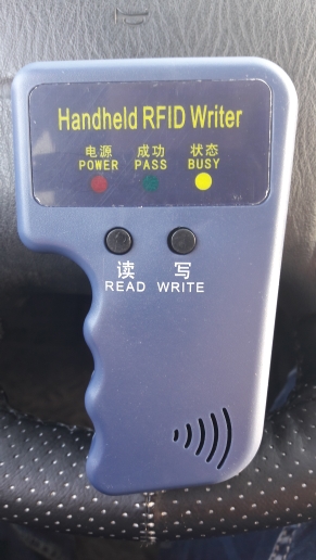 Handheld 125KHz EM4100 TK4100 RFID Copier Writer Duplicator Programmer Reader + 2pcs EM4305 T5577 Rewritable ID Keyfobs Tags