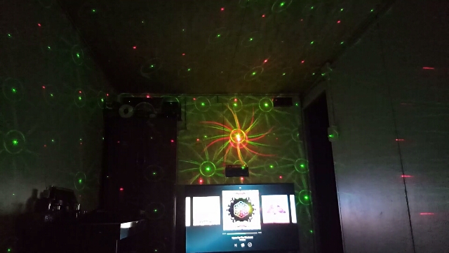 Retail sale 150mW 4in1 Mini  Laser stage lighting effect laser projector party dj disco light 110-240V With Tripod